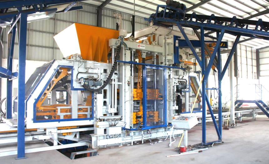 Mesin Bata Quangong Terkenal di Tiongkok Selatan—Bata Paving dan Batu Bata Berbentuk Berlian Ditangani dengan Satu Mesin